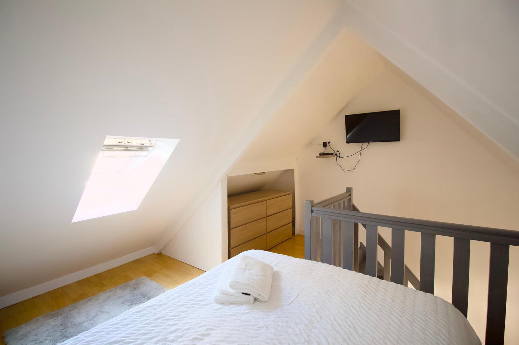 Triplex Lumineux A Cherbourg, Hyper Centre, 2 Pas Du Port & Vie Nocturne, Intendance Luxury Host Exterior foto